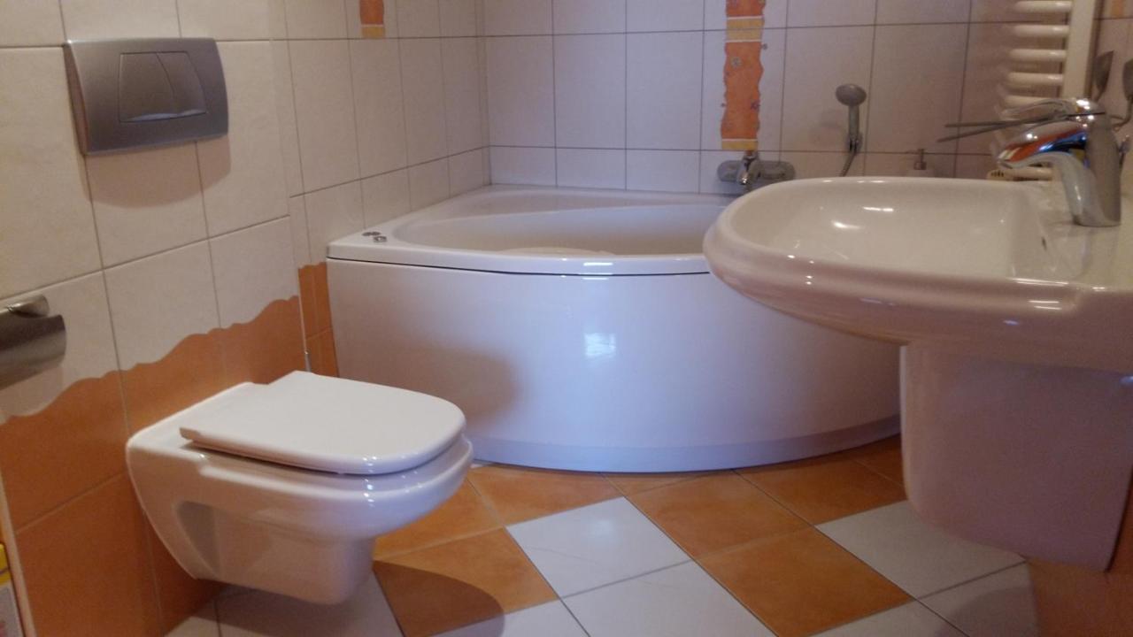 Apartament Plac Moniuszki 11 Kielce Kültér fotó